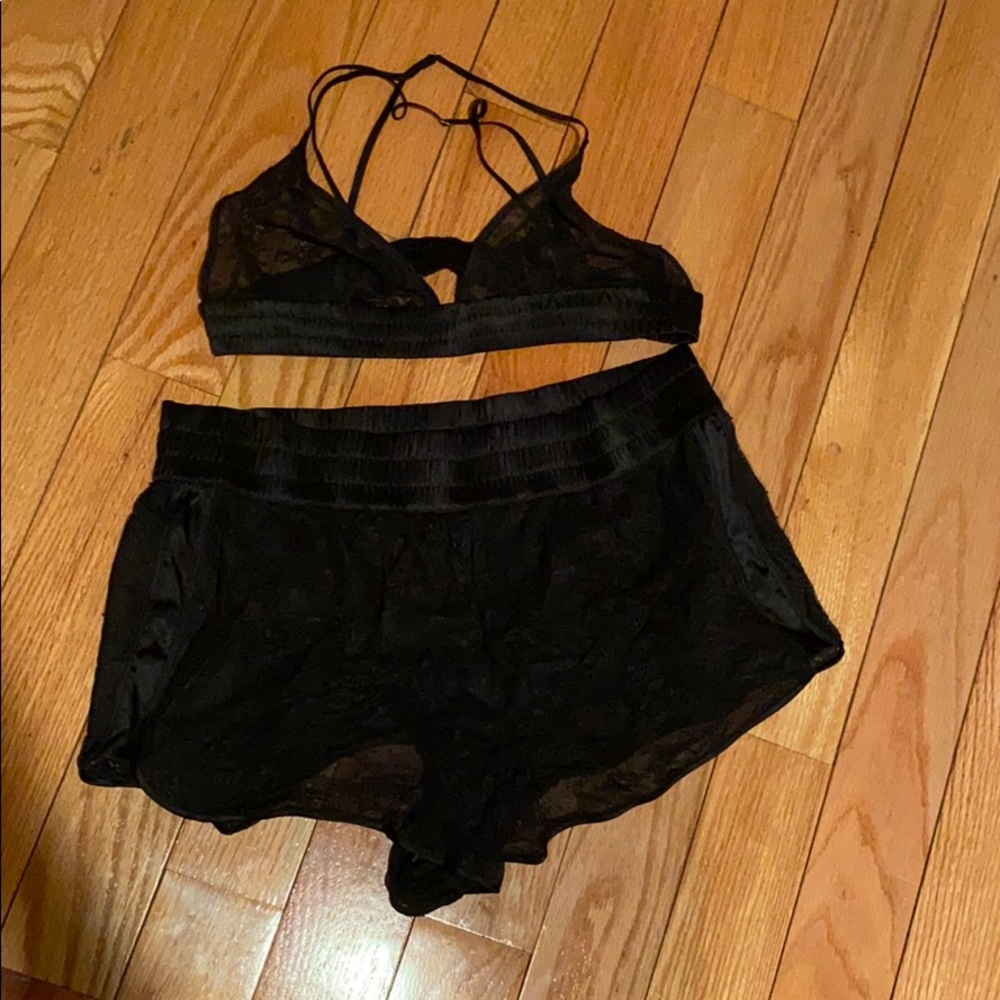 VS Lace short lingerie set